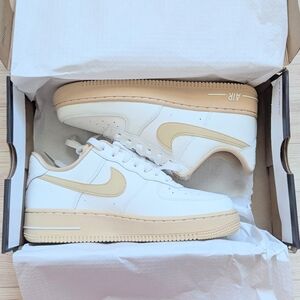 🆕 Nike Air Force 1 ’07 Women's Sneakers (SAIL/Vintage Green/Sesame)